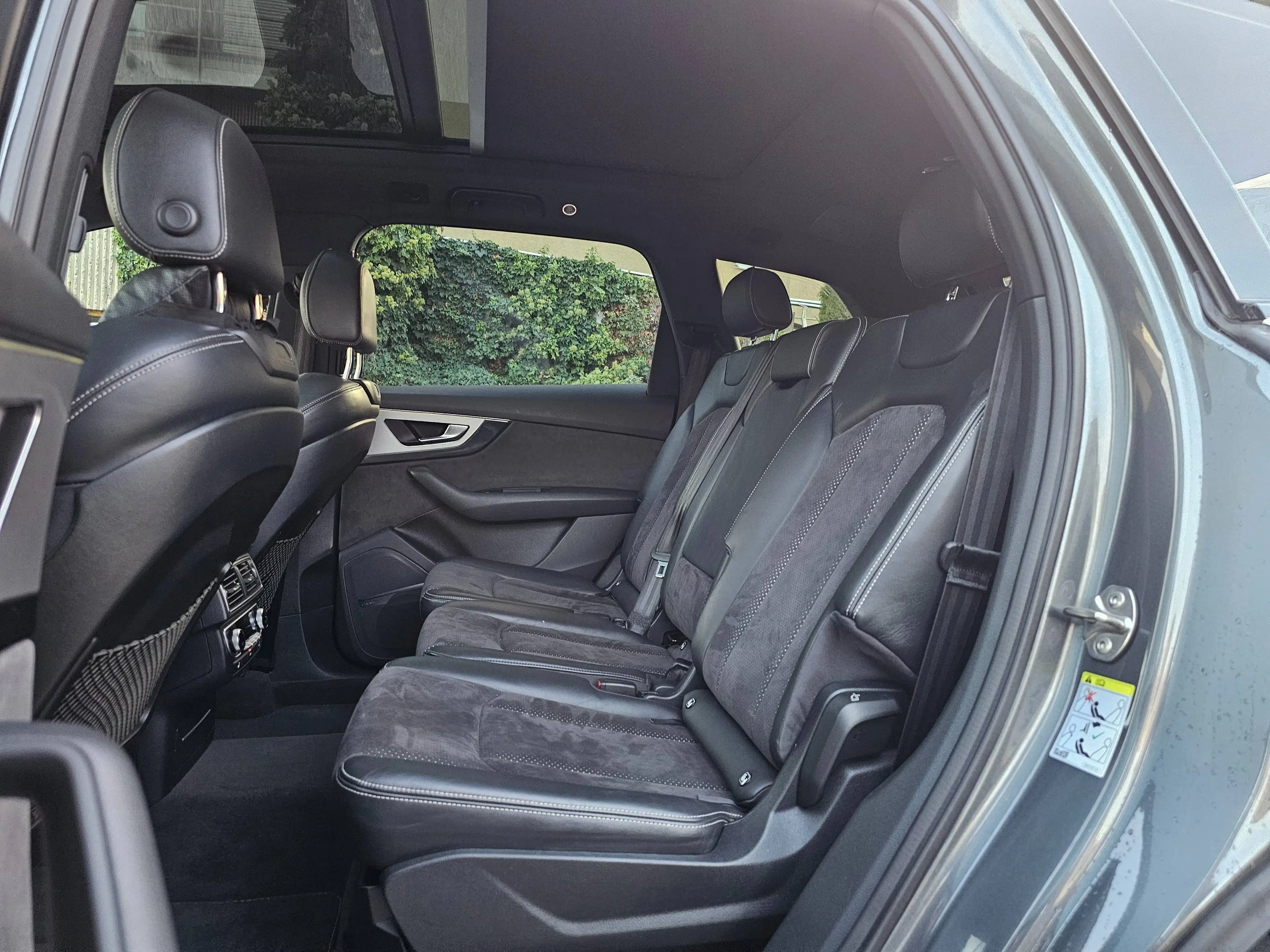 Audi Q7 e-tron 3.0 TDI quattro — photo 11