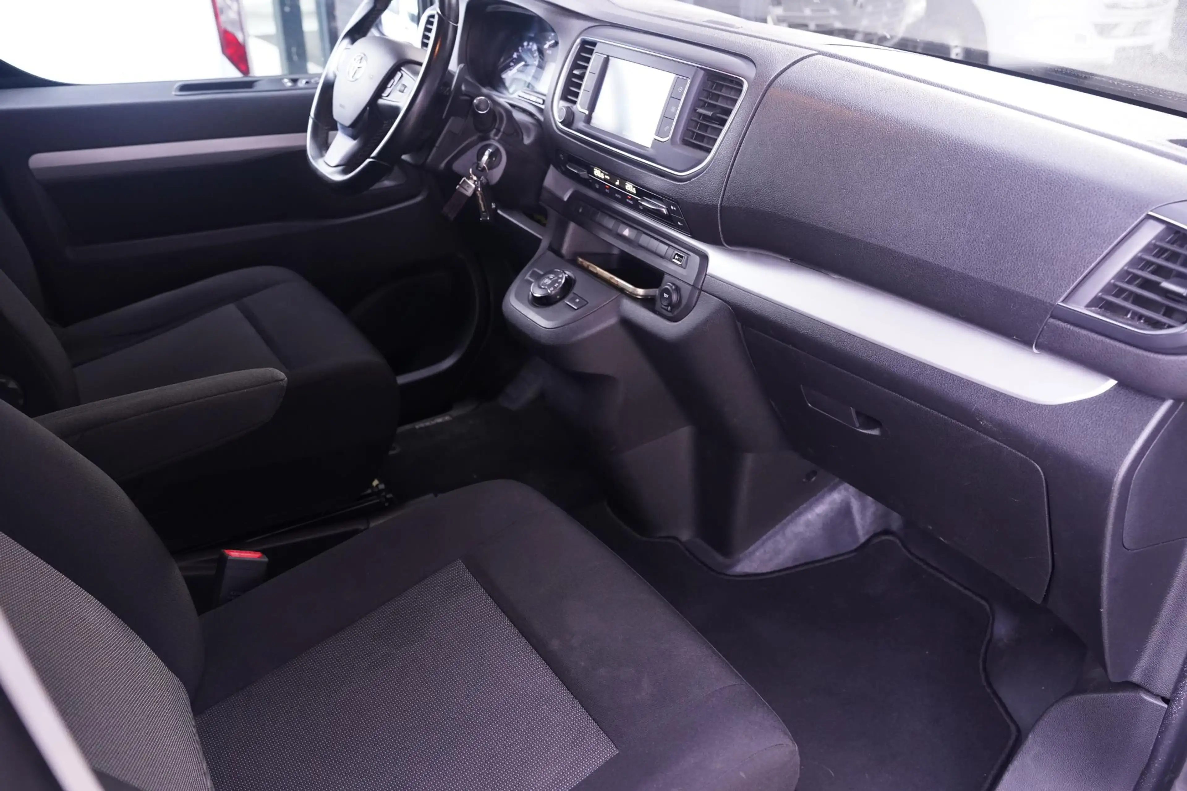 Toyota Proace Worker 2.0 D-4D 145 pk Aut. Black Line Dubbel Cabi — photo 24