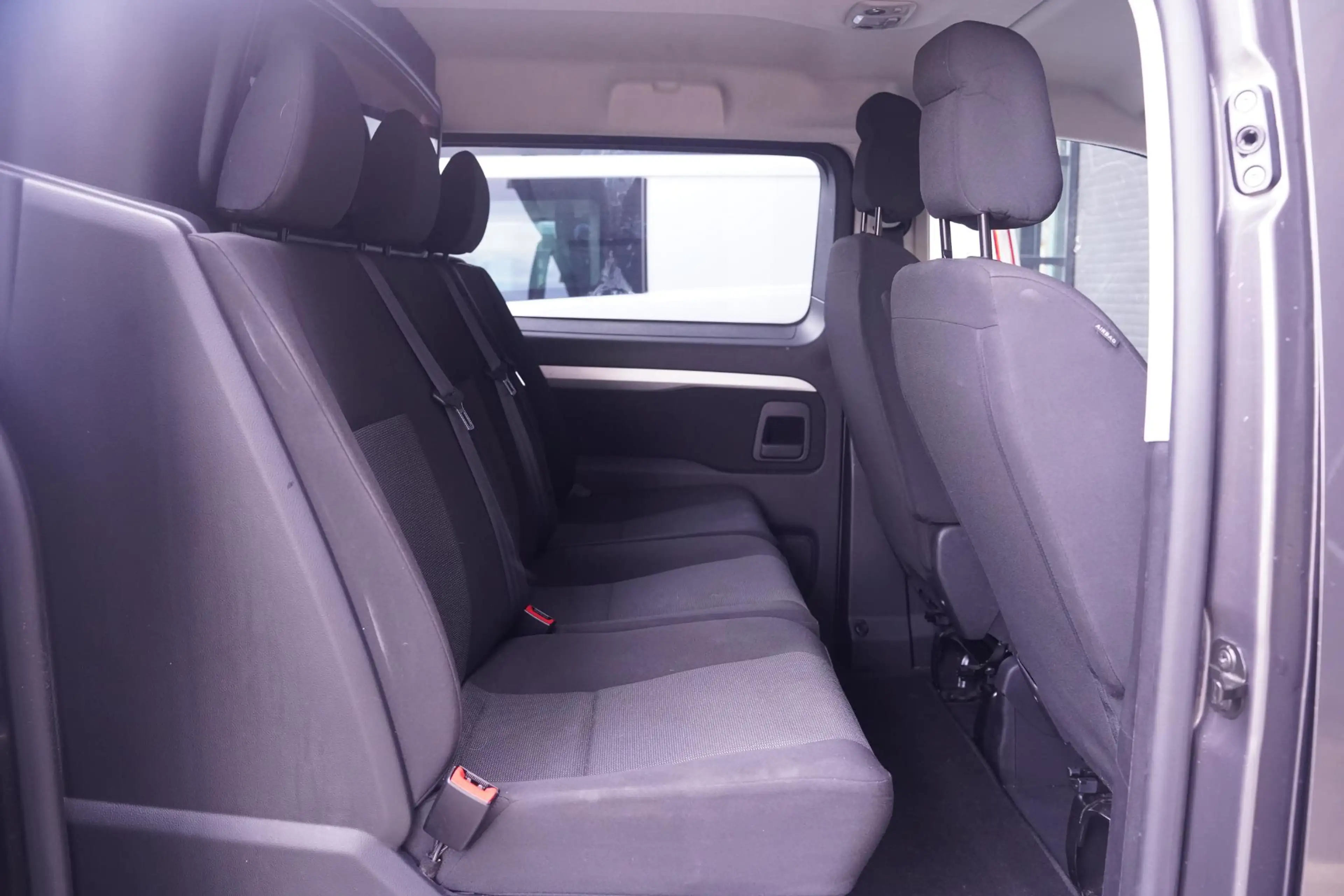 Toyota Proace Worker 2.0 D-4D 145 pk Aut. Black Line Dubbel Cabi — photo 20