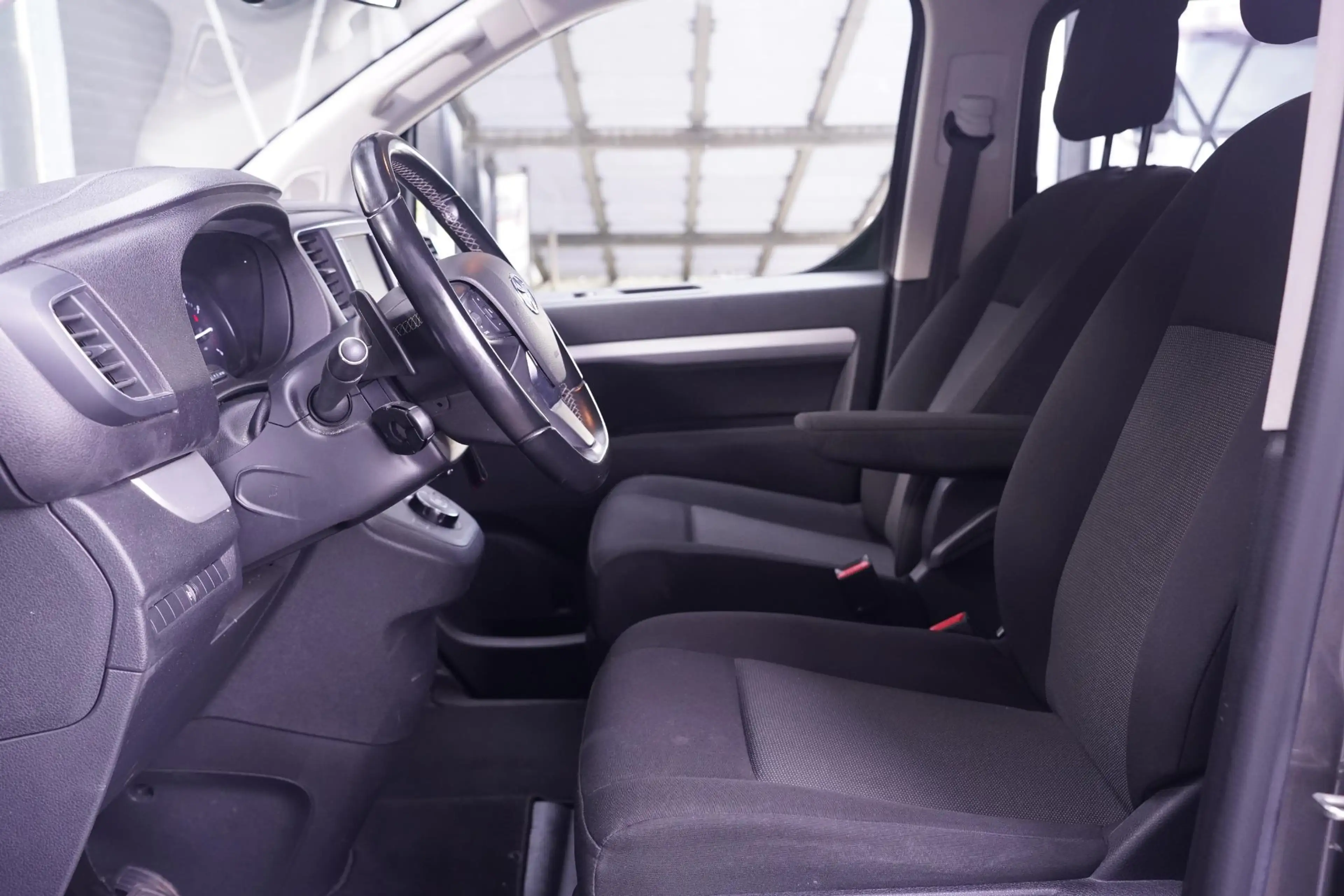 Toyota Proace Worker 2.0 D-4D 145 pk Aut. Black Line Dubbel Cabi — photo 18