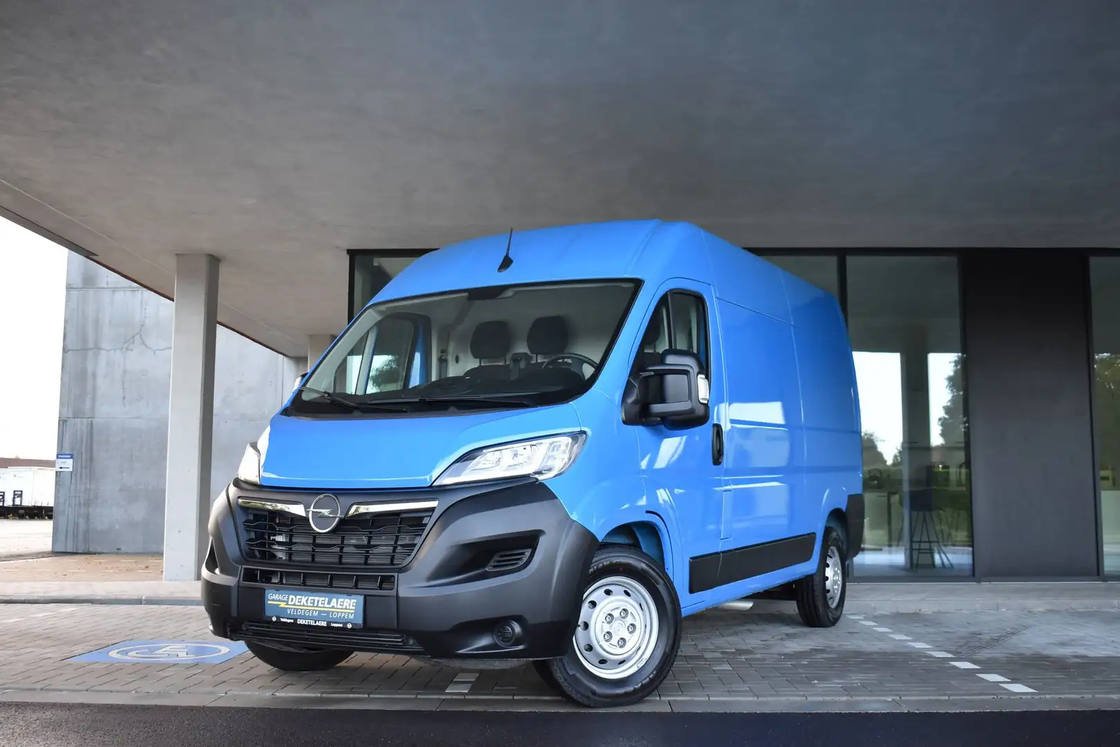Opel Movano tl 3500 Heavy L2H2 - 2.2 L Turbo D S/S Euro 6 d 1 Blauw - 1