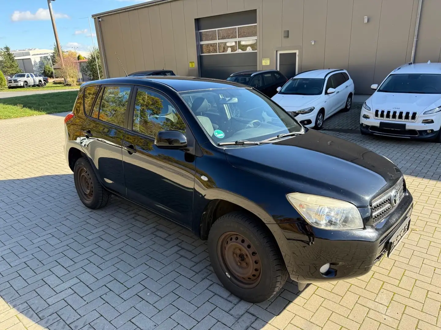 Toyota RAV 4 RAV4 2,0 Sol Automatik 4x4 AHK Schwarz - 2