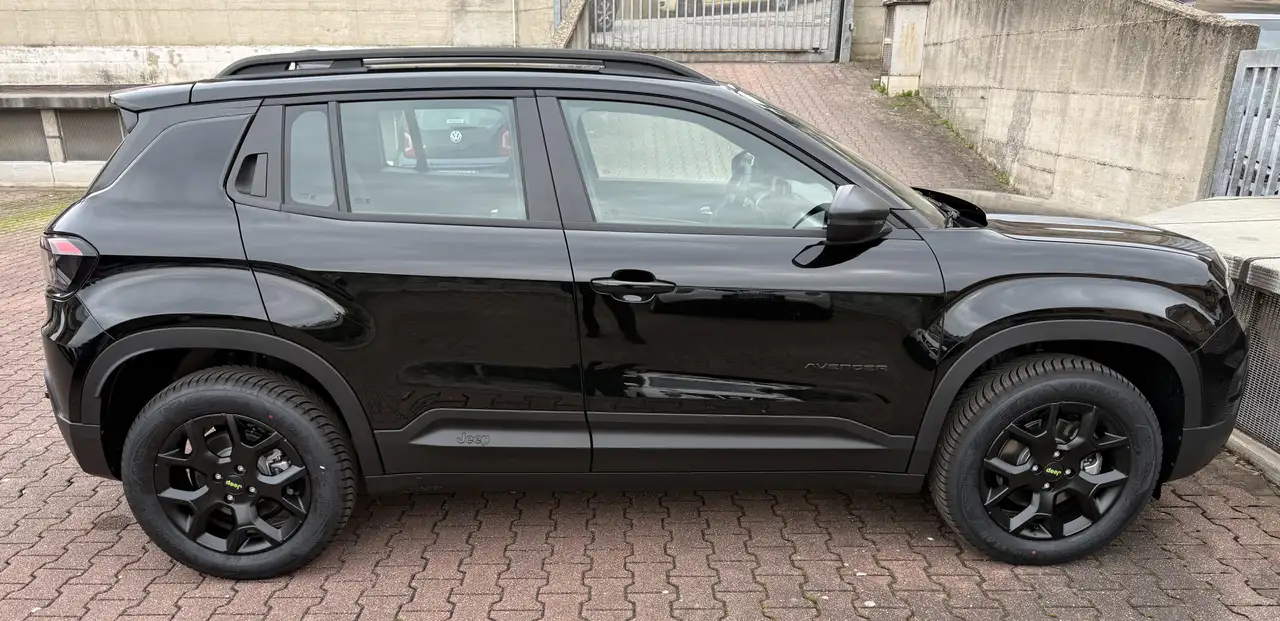 Jeep Avenger 1.2 turbo e-hybrid mhev Upland 4xe 145cv edct6 4