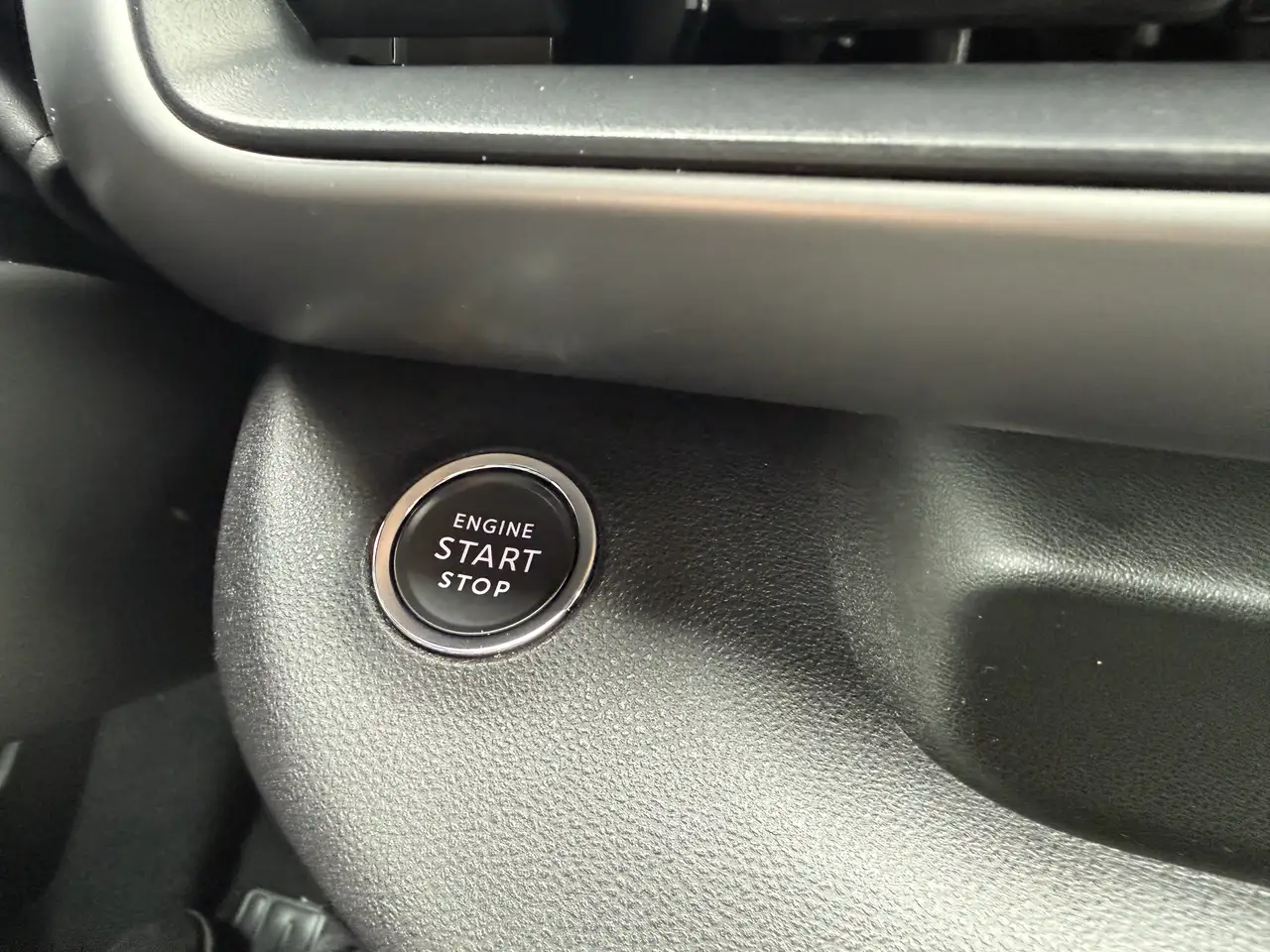 Jeep Avenger 1.2 turbo e-hybrid mhev Upland 4xe 145cv edct6 29