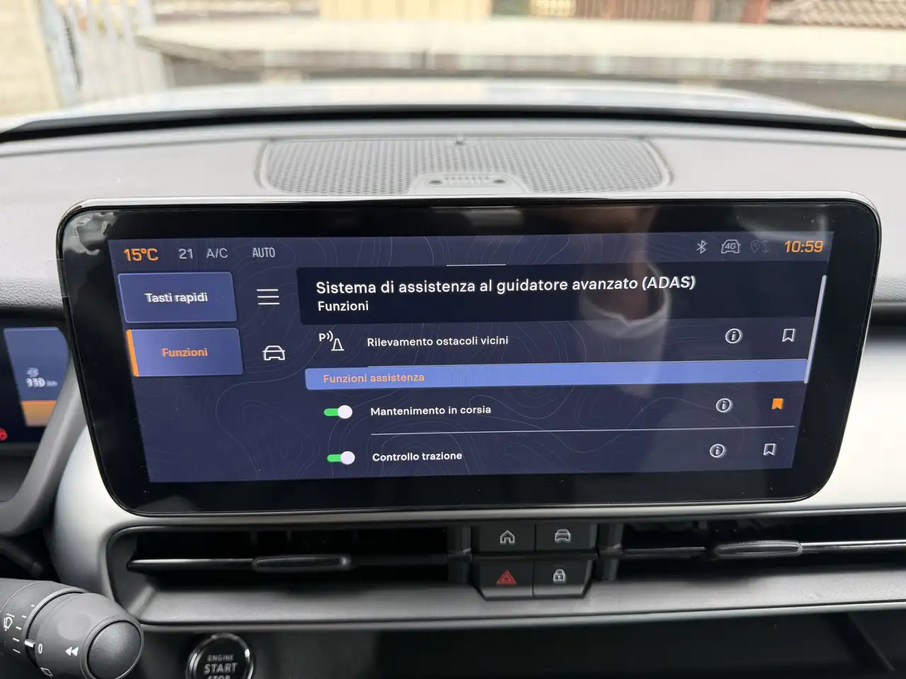 Jeep Avenger 1.2 turbo e-hybrid mhev Upland 4xe 145cv edct6 27