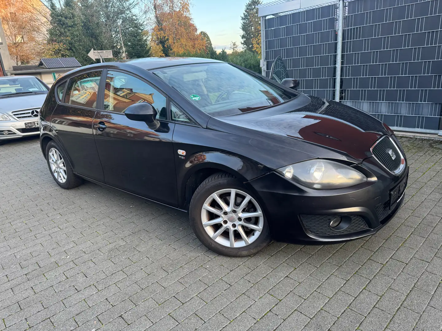 SEAT Leon Leon 1.4 TSI Reference Schwarz - 1