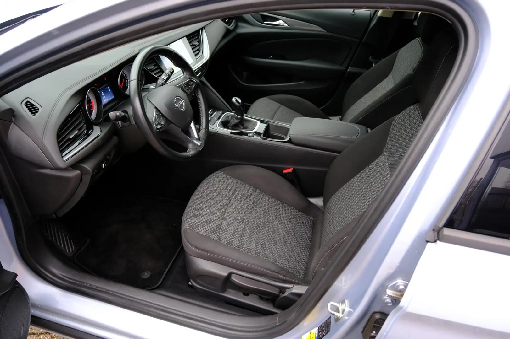 Opel Insignia Sports Tourer 1.5 Turbo Online Edition Navi|Cam|LM Grijs - 2