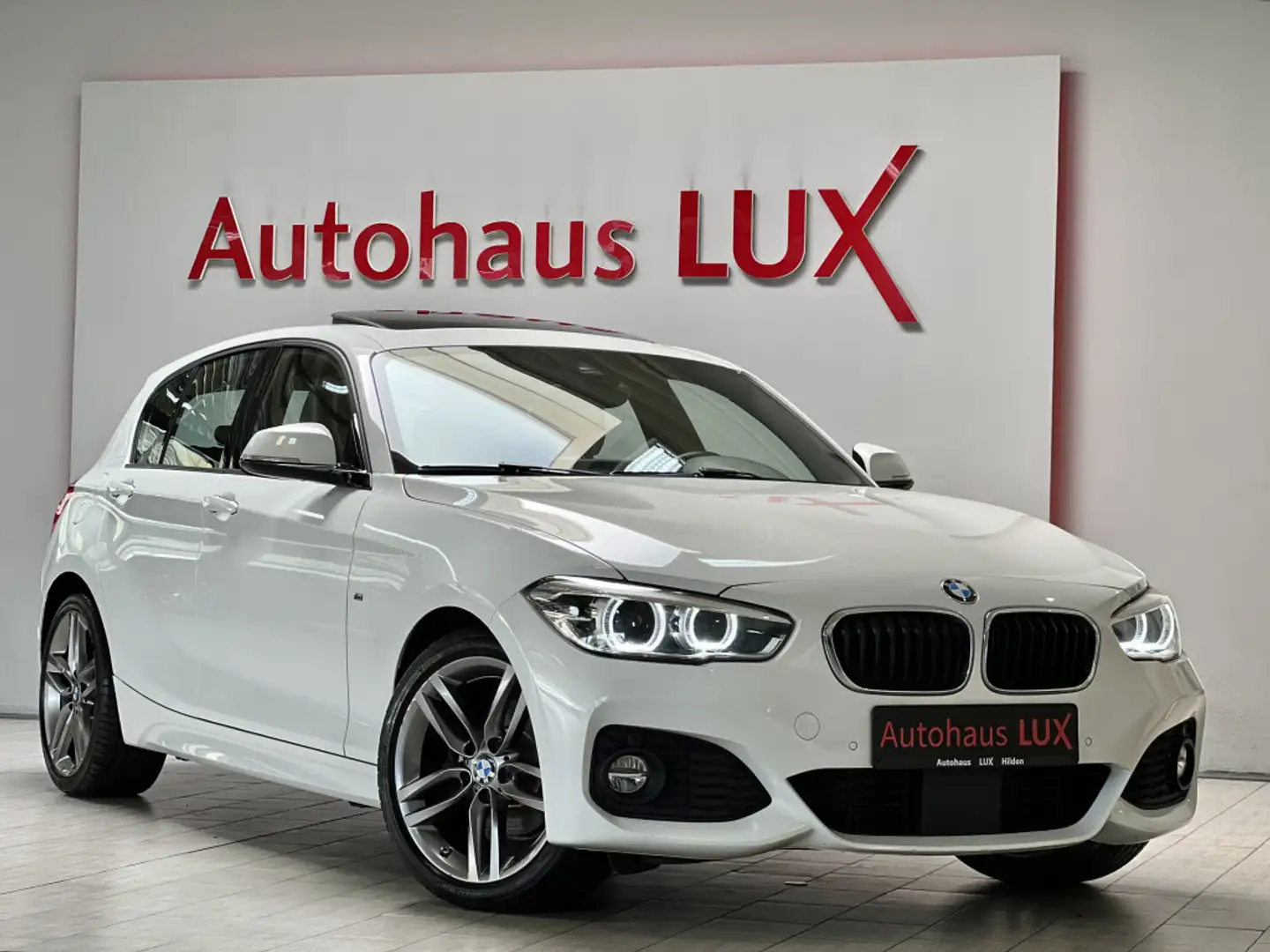 BMW 120 d*M SPORT PAKET*AUTOMATIK*LED*LEDER*SPUR*TOP White - 1