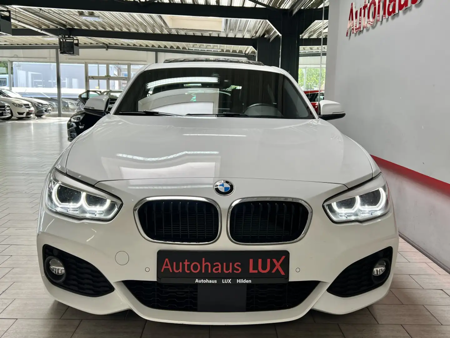 BMW 120 d*M SPORT PAKET*AUTOMATIK*LED*LEDER*SPUR*TOP White - 2