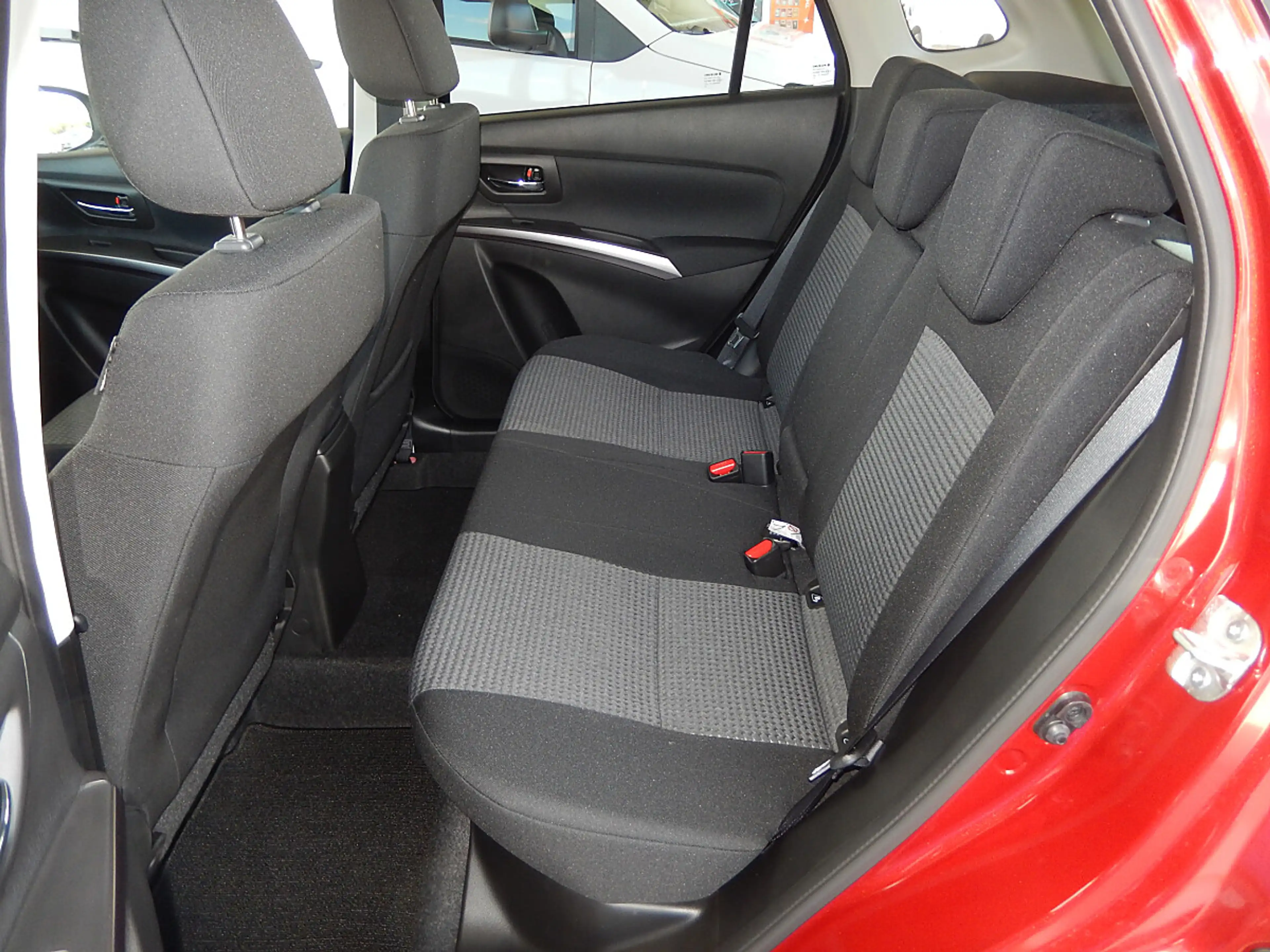 Suzuki S-Cross 1,4 Hybrid shine Aut. — photo 11