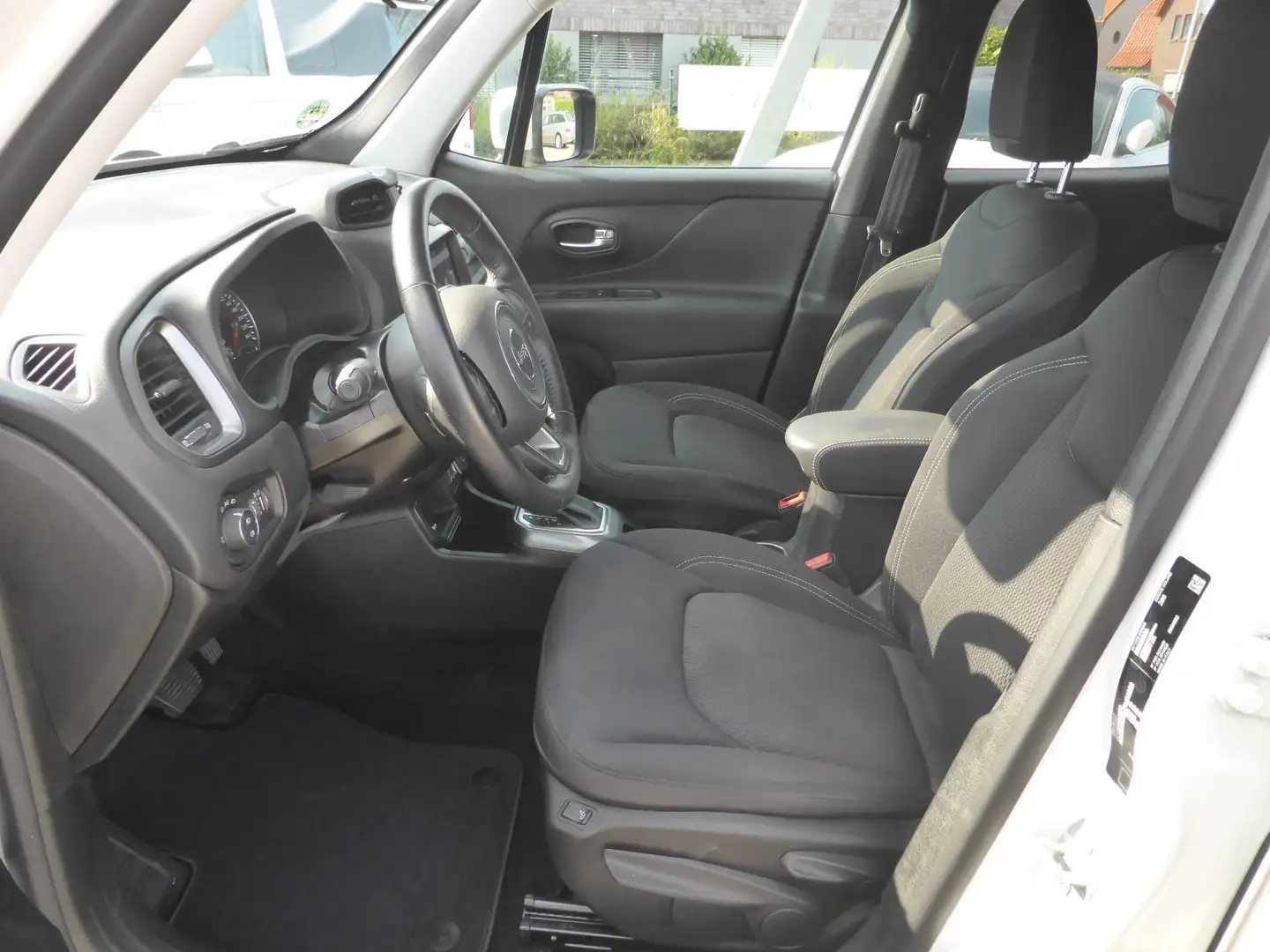 Jeep Renegade 1.4 MultiAir DDCT Limited FWD Navi/R-Kam/SH/PDC/AC Wit - 2