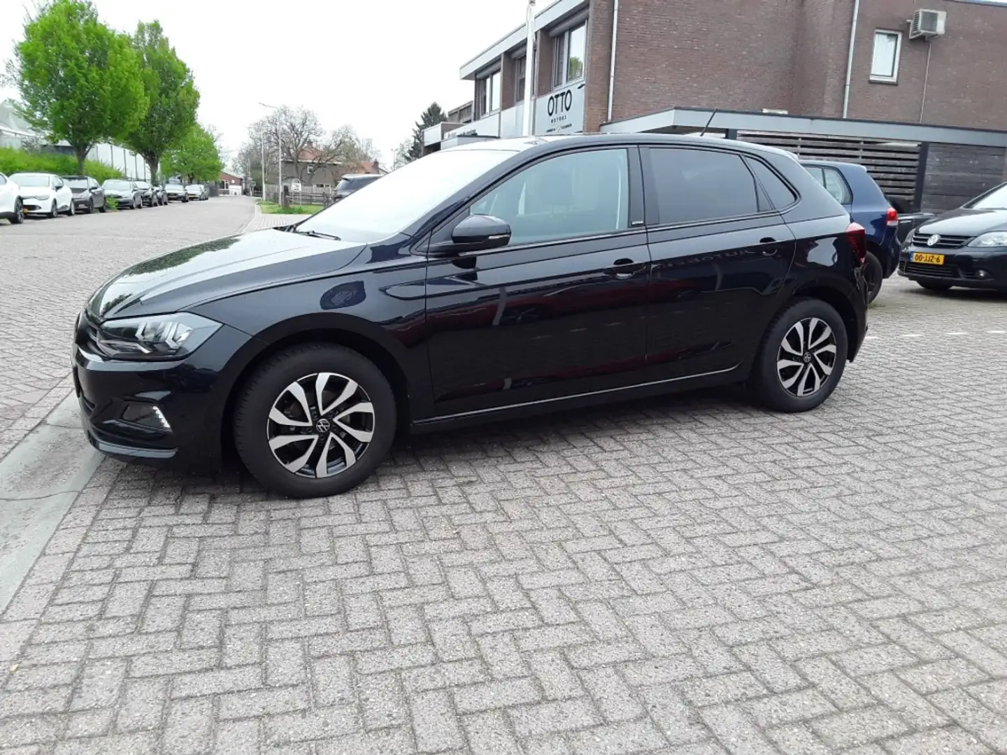 Volkswagen Polo 1.0 TSI 95PK ACTIVE Noir - 2