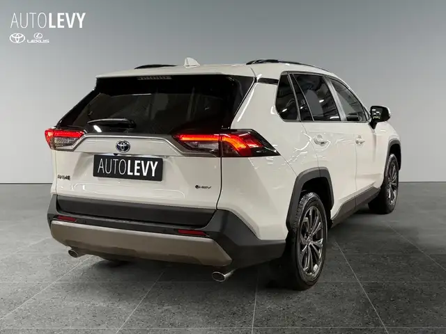 Toyota Rav4 view 6