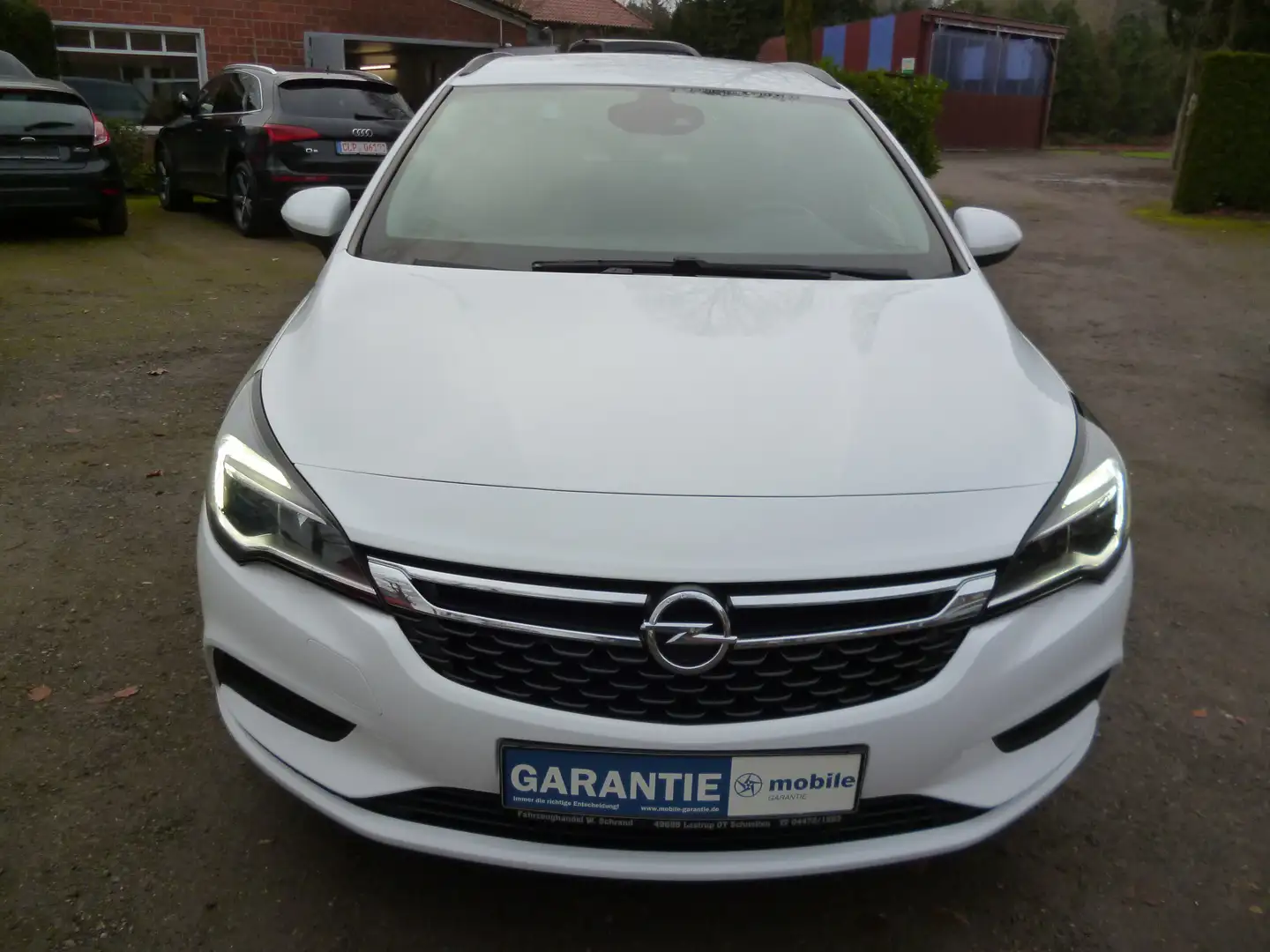 Opel Astra Edition ;  Ganzjahresreifen ; AHK ; Bianco - 2