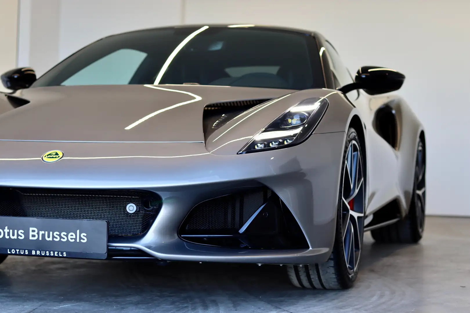 Lotus Emira 3.5 Turbo V6 First Edition Sport Gris - 1
