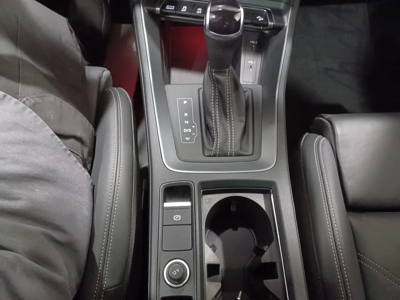 Audi Q3 снимка Audi Q3