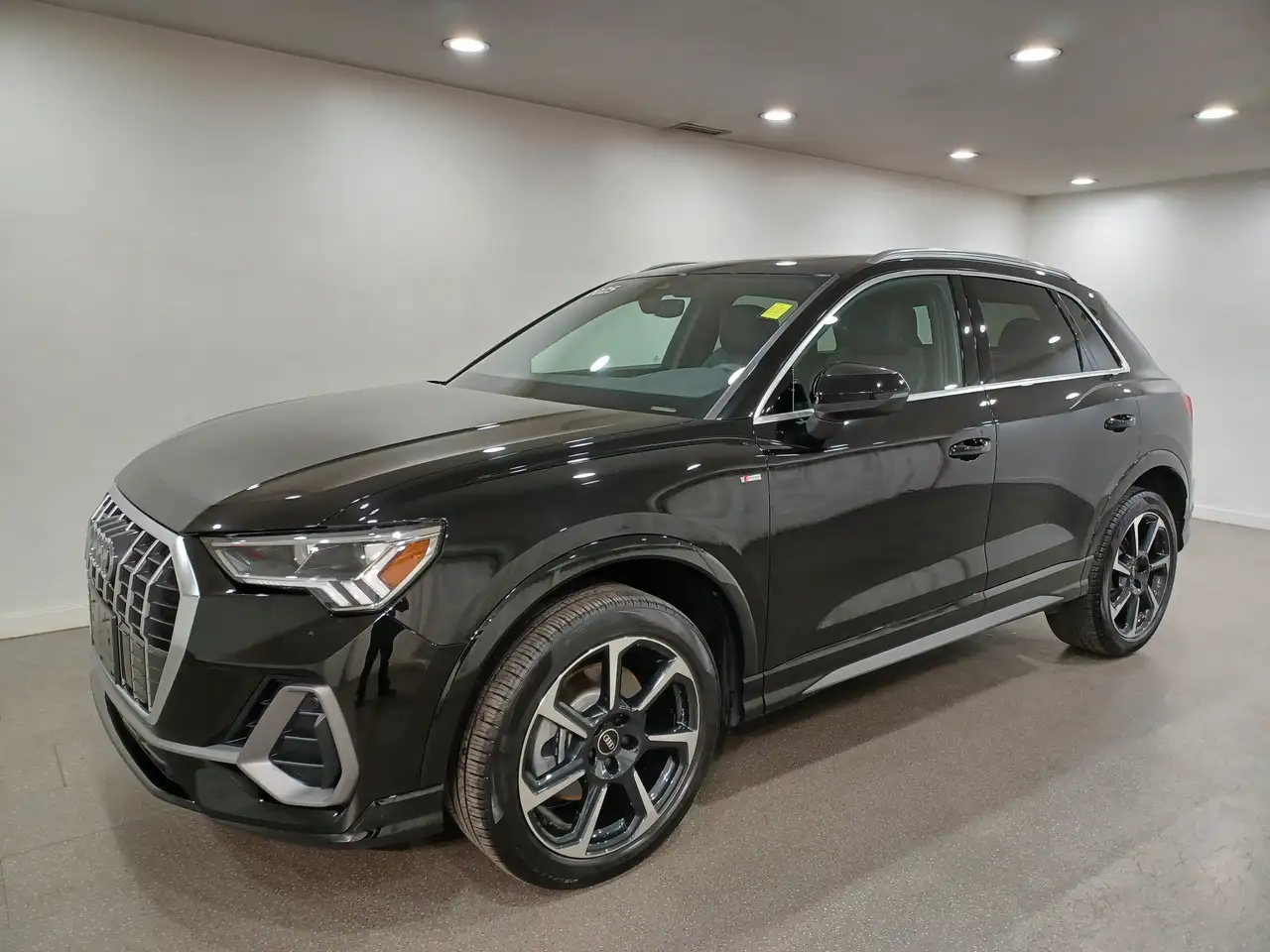 Audi Q3 снимка Audi Q3