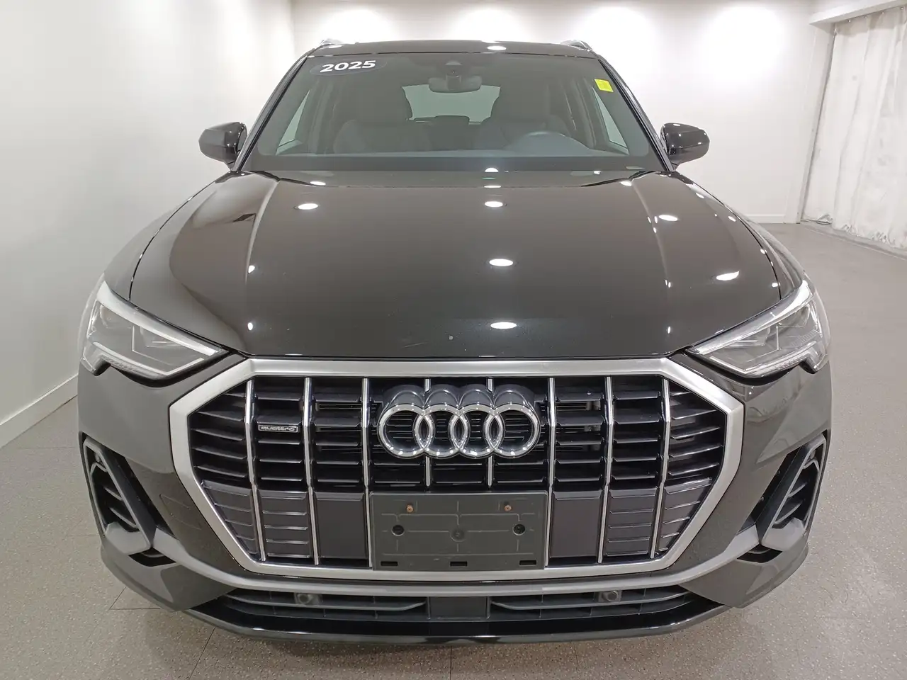 Audi Q3 снимка Audi Q3