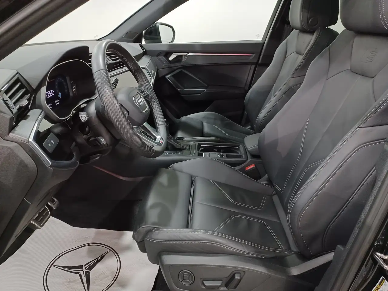 Audi Q3 снимка Audi Q3