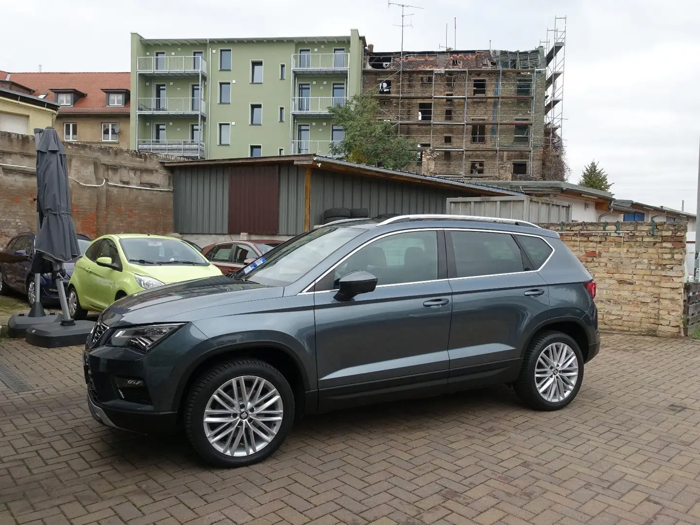 SEAT Ateca 1,4 Xcellence, Autom, EU6, 1.Hand, TÜV neu Grau - 2