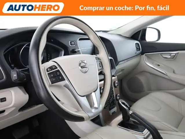 Volvo V40 view 12