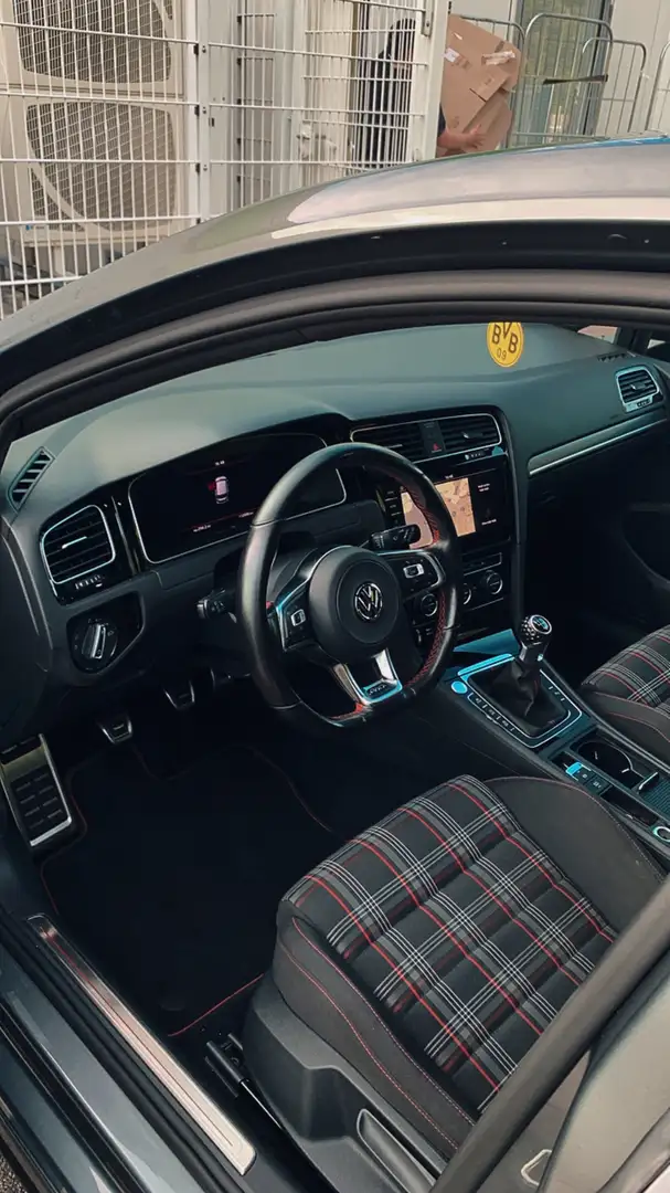 Volkswagen Golf 3.2 R32 4Motion - 1