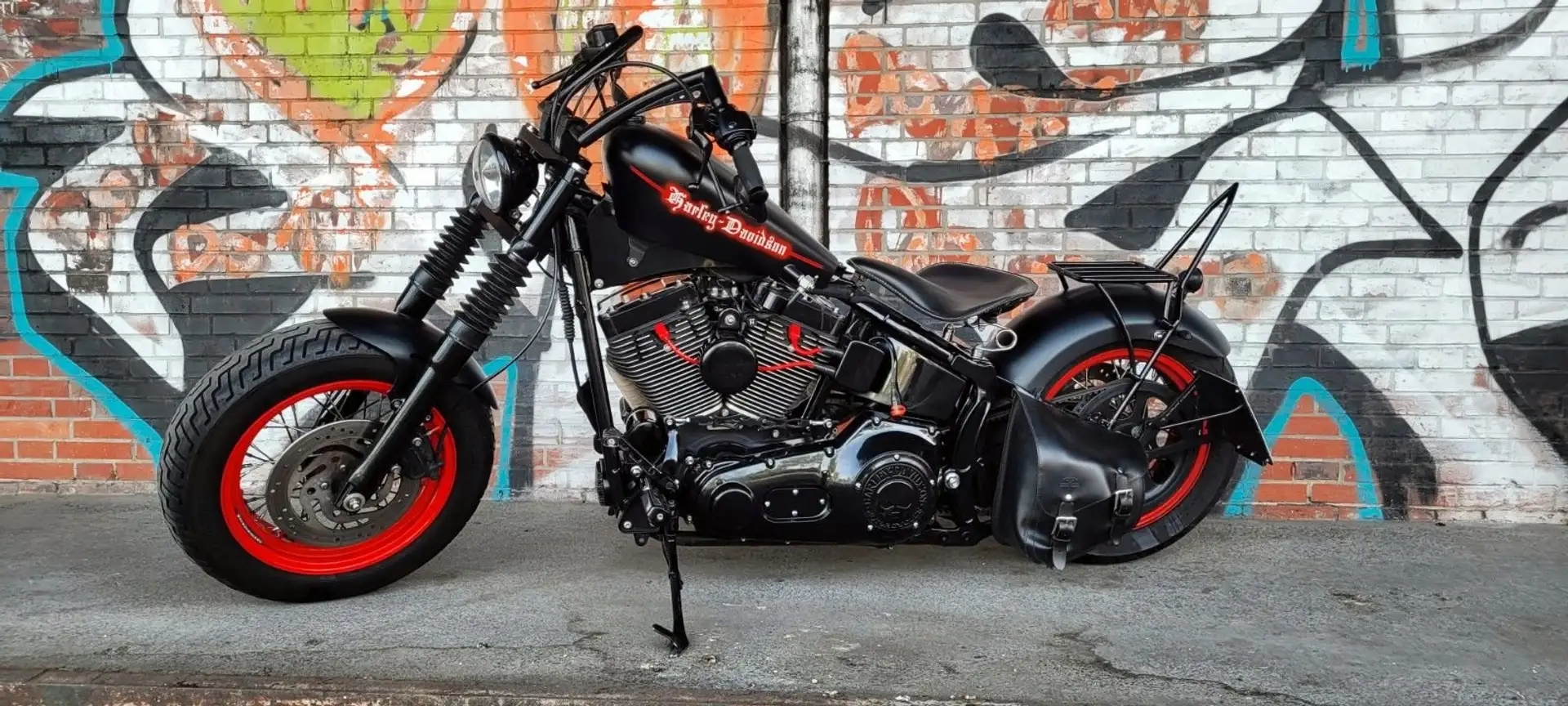 Harley-Davidson Fat Boy FLSTF Custom Bobber Zwart - 2