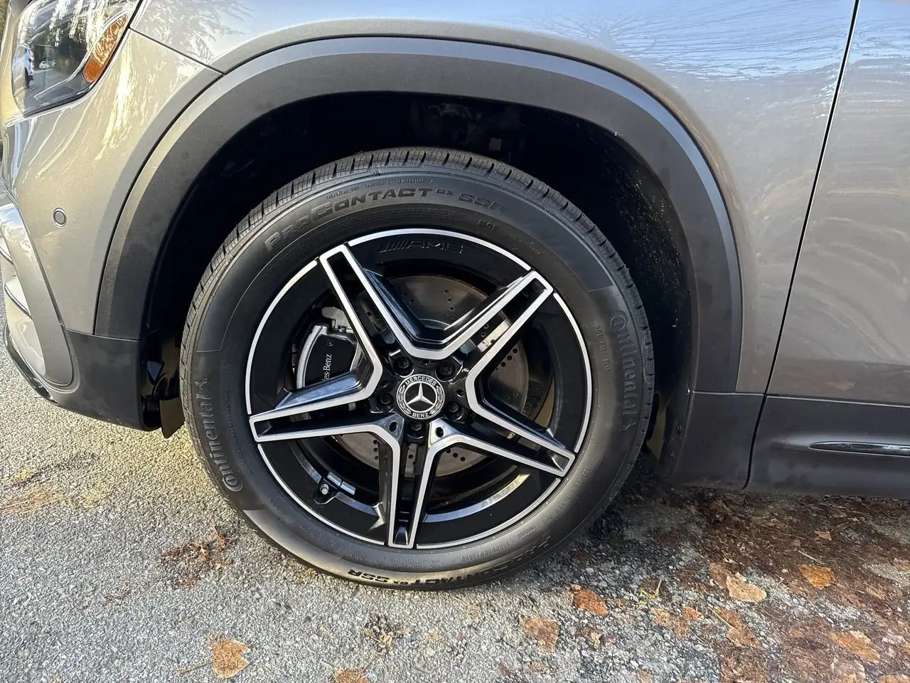 Mercedes-Benz GLB снимка Mercedes-Benz GLB