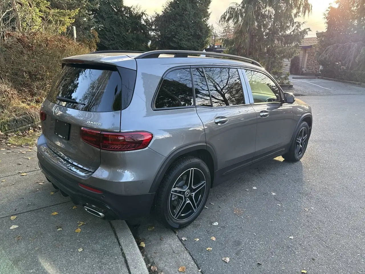 Mercedes-Benz GLB снимка Mercedes-Benz GLB