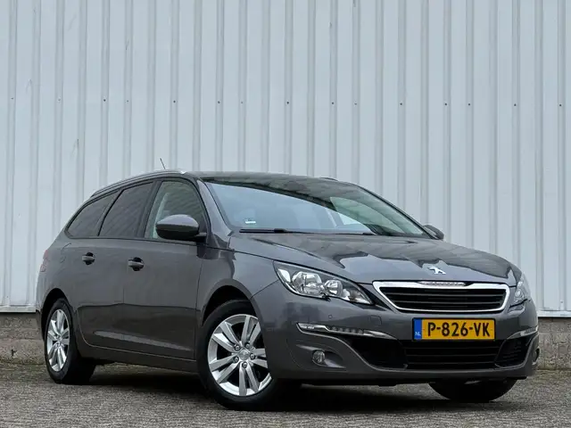 Peugeot 308 view 3