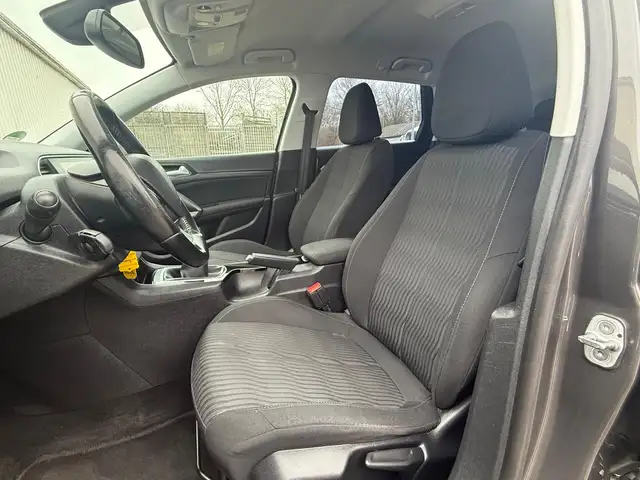 Peugeot 308 view 13