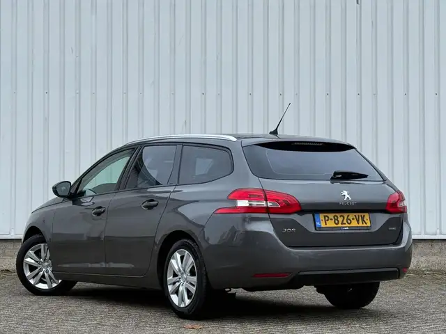 Peugeot 308 view 5