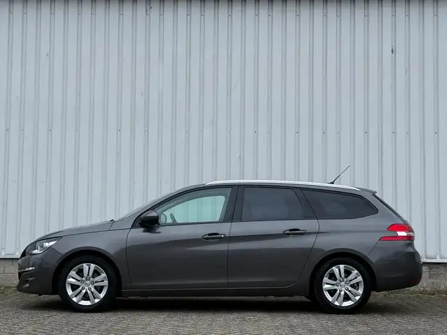 Peugeot 308 view 7