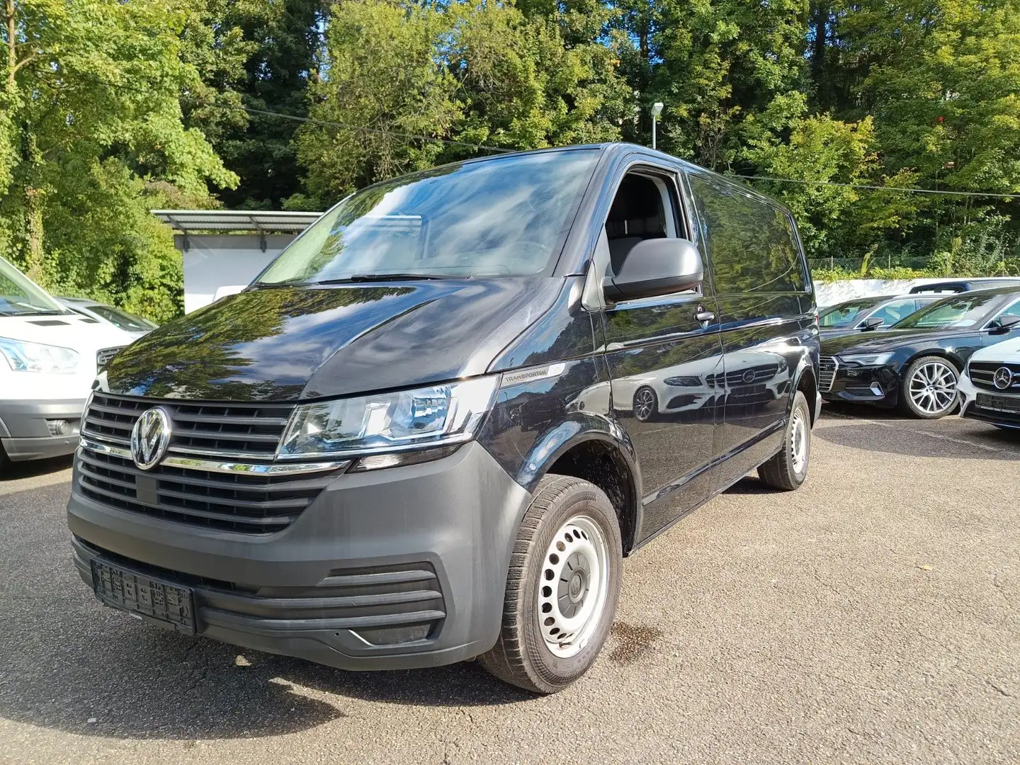 Volkswagen T6 Transporter T6.1 Transporter Kasten FWD Schwarz - 1