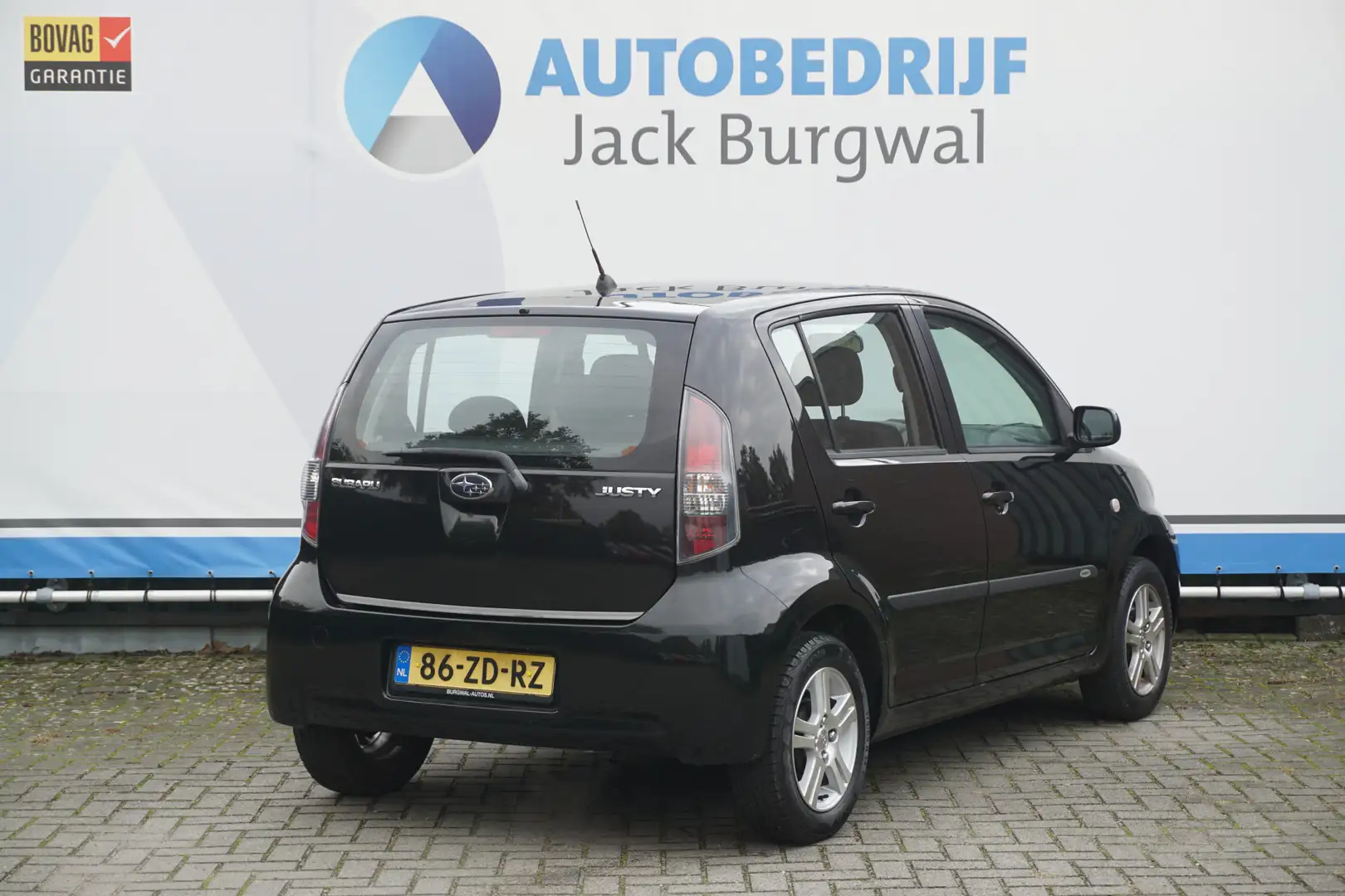 Subaru Justy 1.0 Comfort S Airco | Elektr. ramen Nieuwe APK Zwart - 2