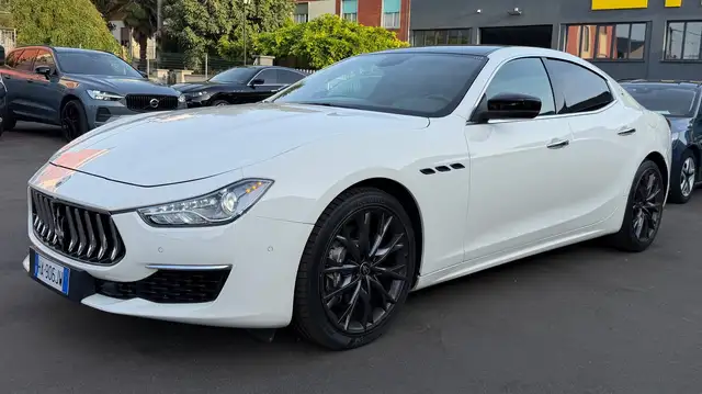 Maserati Ghibli view 3