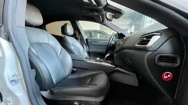 Maserati Ghibli view 13