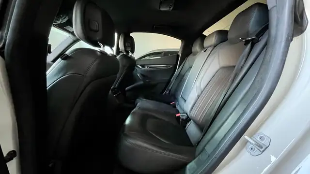 Maserati Ghibli view 11