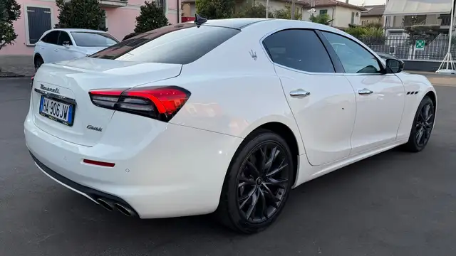 Maserati Ghibli view 8