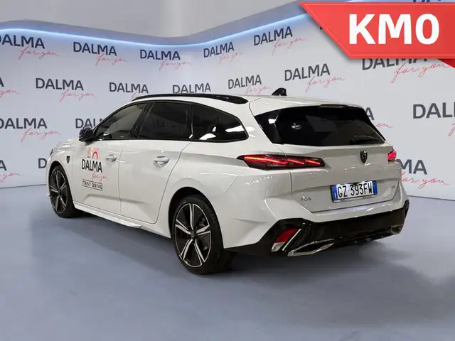 Peugeot 308 view 3