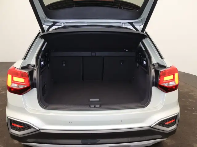 Audi Q2 view 9