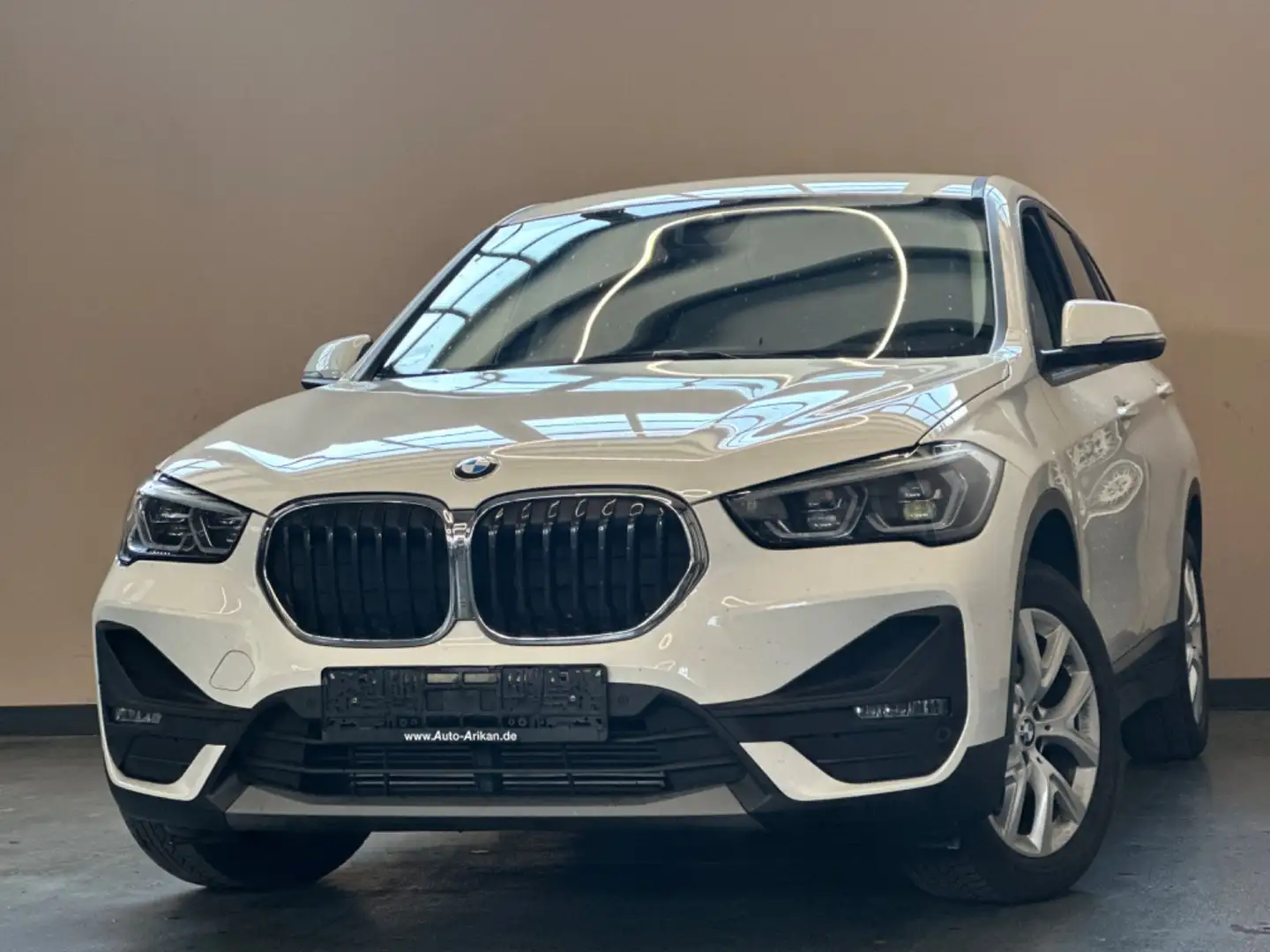 BMW X1 xDrive 18 d LED/Grosses NAVI/ Head/Up Displa Bianco - 1