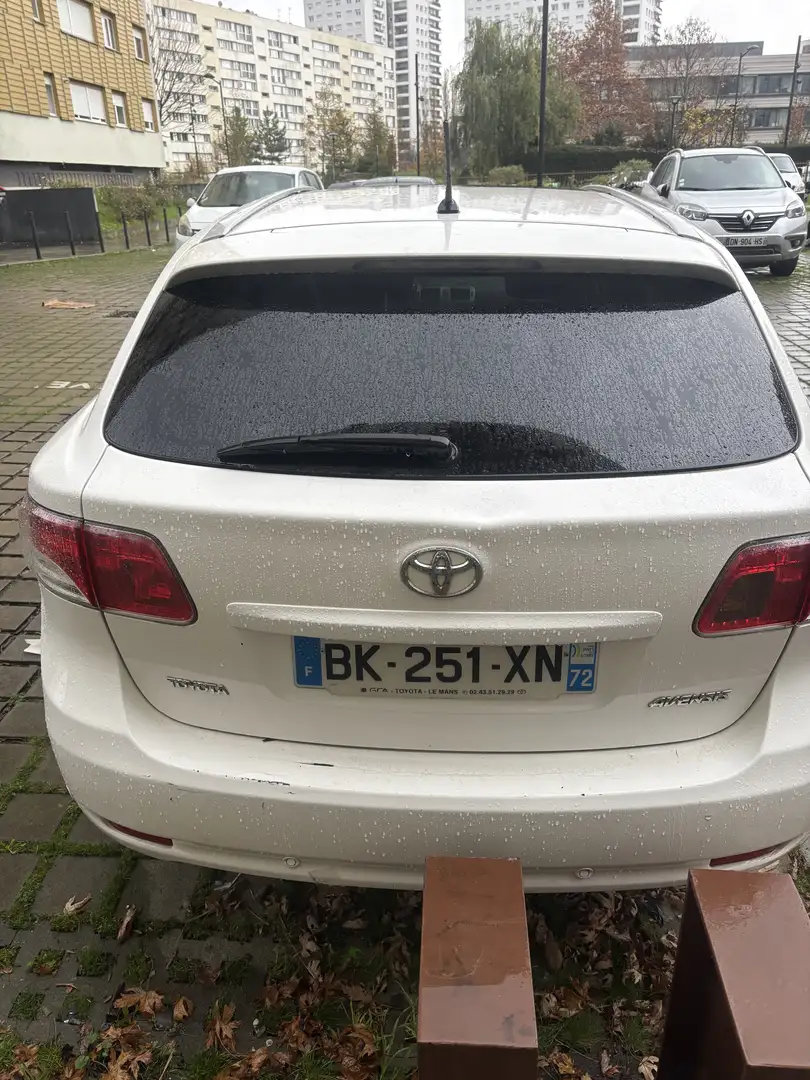 Toyota Avensis 2.0 Turbo D4D Linea Sol - 1