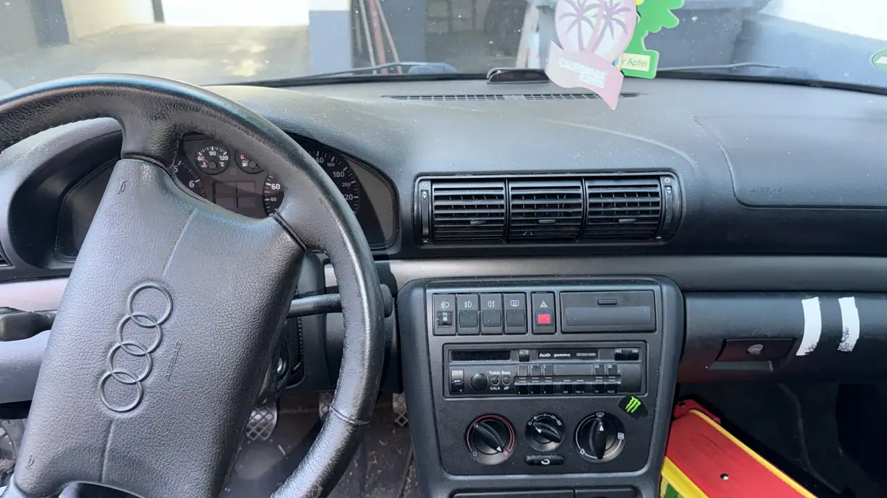 Audi A4 1.6, foto 4