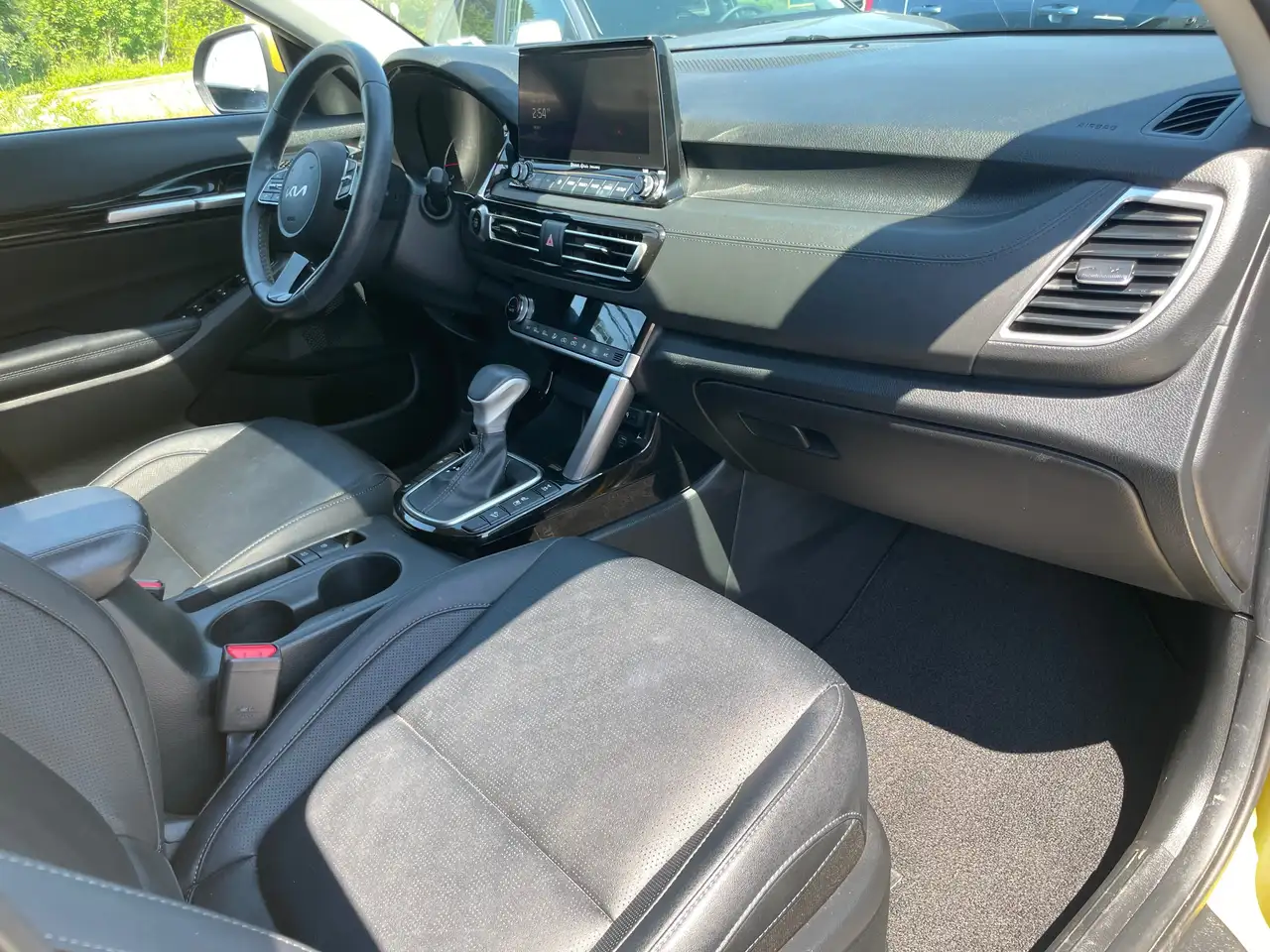 Kia Seltos снимка Kia Seltos