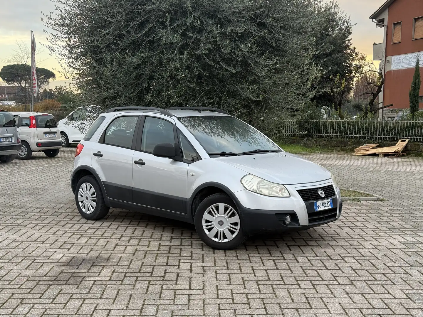 Fiat Sedici 1.6 16v Dynamic 4x2 107cv Zilver - 1