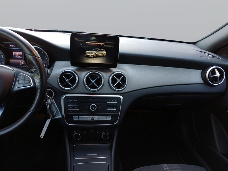 Mercedes-Benz CLA 180 CLA Shooting Brake Urban LED NAVI SOMMER WINTER — photo 11