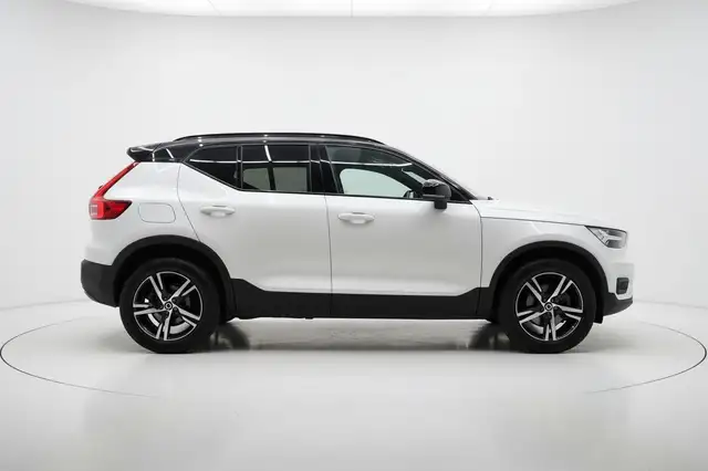 Volvo XC40 view 5