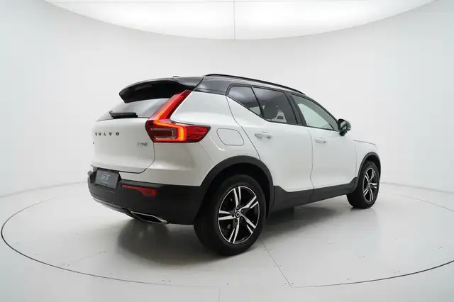 Volvo XC40 view 6