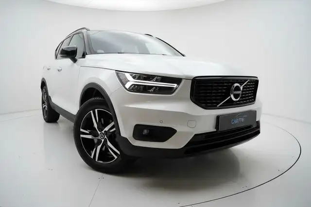 Volvo XC40 view 8
